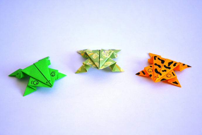 Comment s’amuser pendant les vacances ? Tuto : apprenez à plier une grenouille sauteuse en origami