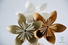Charger l'image dans la galerie, Bouquet de fleurs en papier origami et papier recyclé