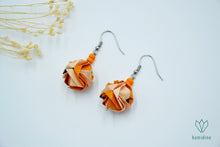 Charger l'image dans la galerie, Boucles d'oreilles argentées en origami en forme de sphère