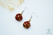 Charger l'image dans la galerie, Boucles d'oreilles argentées en origami en forme de sphère