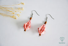 Charger l'image dans la galerie, Boucles d'oreilles argentées en origami en forme de diamant