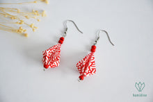 Charger l'image dans la galerie, Boucles d'oreilles argentées en origami en forme de diamant