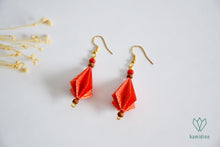 Charger l'image dans la galerie, Boucles d'oreilles dorées en origami en forme de diamant