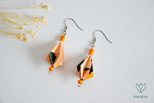 Charger l'image dans la galerie, Boucles d'oreilles argentées en origami en forme de diamant