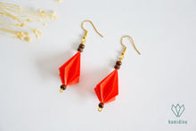 Charger l'image dans la galerie, Boucles d'oreilles dorées en origami en forme de diamant