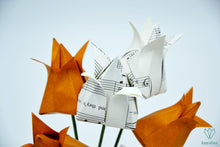 Charger l'image dans la galerie, Bouquet de tulipes en papier origami et papier recyclé