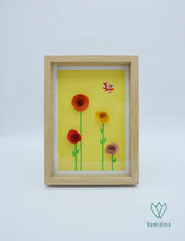 Charger l'image dans la galerie, 4 roses d'été en papier origami dans un cadre en bois