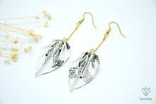 Charger l'image dans la galerie, Boucles d'oreilles dorées en origami en forme de feuille