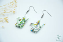 Charger l'image dans la galerie, Boucles d'oreilles argentées en origami en forme de grue
