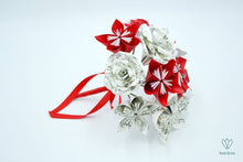 Charger l'image dans la galerie, Bouquet de fleurs en papier partitions (rouge et beige)