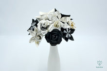 Charger l'image dans la galerie, Bouquet de fleurs en papier partitions (noir et beige)