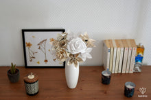 Charger l&#39;image dans la galerie, Bouquet de fleurs en papier partitions (blanc et beige)
