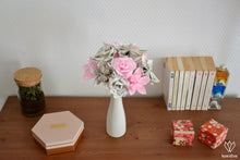 Charger l'image dans la galerie, Bouquet de fleurs en papier partitions (rose et beige)