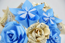 Charger l'image dans la galerie, Bouquet de fleurs en papier partitions (bleu et beige)