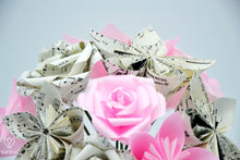 Charger l'image dans la galerie, Bouquet de fleurs en papier partitions (rose et beige)