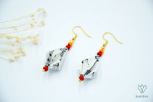 Charger l'image dans la galerie, Boucles d'oreilles dorées en origami en forme de diamant