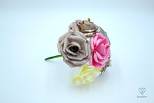 Charger l&#39;image dans la galerie, Bouquet de fleurs composé de 6 roses en origami
