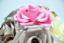 Charger l'image dans la galerie, Bouquet de fleurs composé de 6 roses en origami