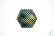 Charger l'image dans la galerie, pot à crayons en papier japonais vert foncé et blanc