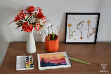 Charger l'image dans la galerie, pot à crayons rouge et bouquet rouge en papier japonais