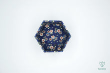 Charger l&#39;image dans la galerie, pot à crayons en papier japonais bleu marine à fleurs
