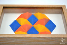 Charger l&#39;image dans la galerie, Cadre en papier origami composé de petites pyramides bleues, jaunes et oranges, formant un hexagone
