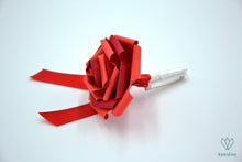 Charger l'image dans la galerie, Boutonnière en papier origami