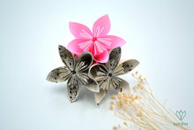 Charger l'image dans la galerie, Boutonnière en papier origami