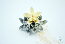 Charger l'image dans la galerie, Boutonnière en papier origami