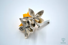 Charger l'image dans la galerie, Boutonnière en papier origami