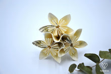 Charger l'image dans la galerie, Boutonnière en papier recyclé