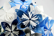 Charger l'image dans la galerie, Bouquet de fleurs en papier origami aux couleurs marines