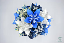 Charger l'image dans la galerie, Bouquet de fleurs en papier origami aux couleurs marines