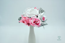 Charger l'image dans la galerie, Bouquet de fleurs blanches, roses et grises en origami