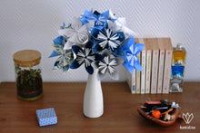 Charger l'image dans la galerie, Bouquet de fleurs en papier origami aux couleurs marines