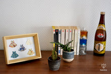 Charger l'image dans la galerie, Cadre avec 5 robes orientales en papier origami