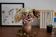 Charger l'image dans la galerie, Bouquet de roses en papier origami