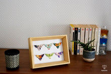 Charger l'image dans la galerie, Cadre papillons en papier origami de couleurs variées
