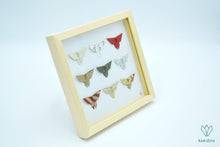 Charger l'image dans la galerie, Cadre papillons en papier origami et papier recyclé