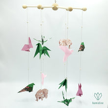 Charger l'image dans la galerie, Mobile bébé en origami composé de 12 animaux