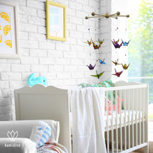 Charger l'image dans la galerie, Mobile bébé composé de 12 grues en origami