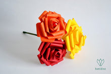 Charger l&#39;image dans la galerie, Bouquet de roses en papier aux couleurs de l&#39;automne
