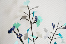 Charger l&#39;image dans la galerie, Plante bleue et argentée en papier origami
