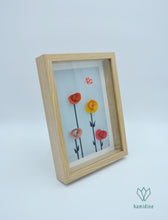 Charger l&#39;image dans la galerie, 4 roses d&#39;automne en papier origami dans un cadre en bois
