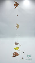 Charger l&#39;image dans la galerie, Guirlande de 5 poissons aux couleurs pastels en papier origami
