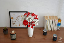 Charger l&#39;image dans la galerie, Bouquet de fleurs en papier partitions (rouge et beige)
