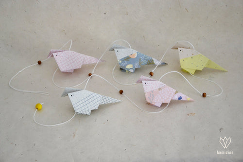 Guirlande de 5 moineaux aux couleurs pastels en papier origami