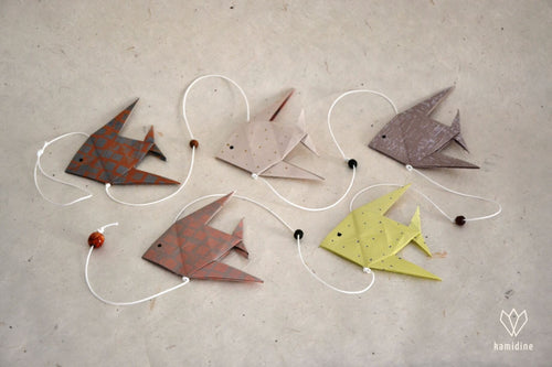 Guirlande de 5 poissons aux couleurs pastels en papier origami