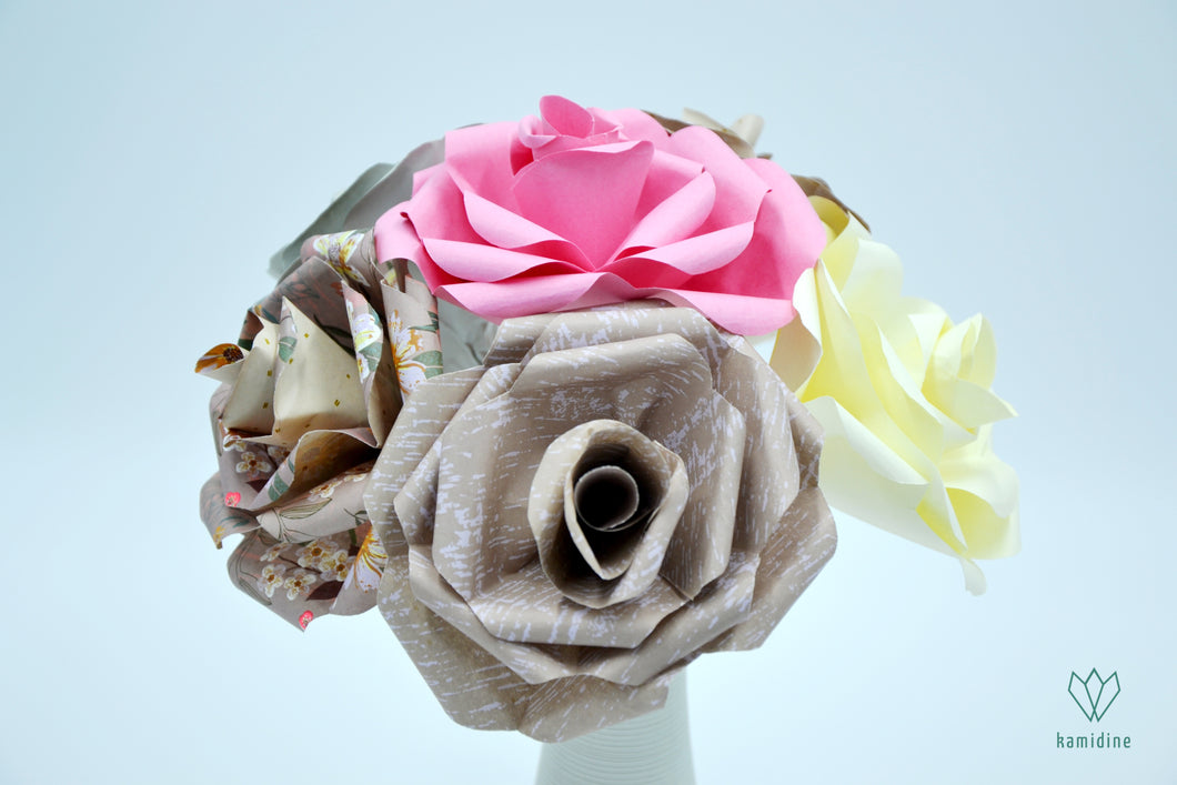 Bouquet de fleurs composé de 6 roses en origami