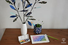 Charger l&#39;image dans la galerie, pot à crayons bleu et plante bleue en papier japonais
